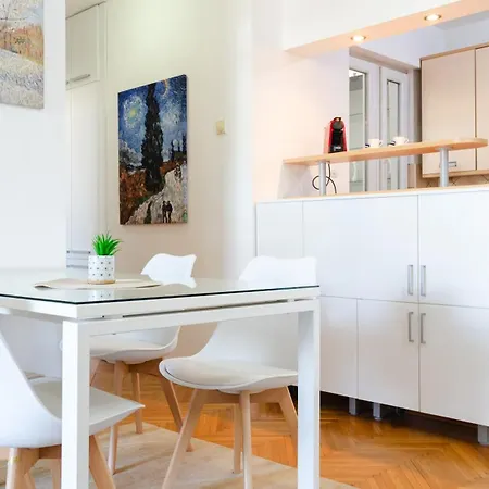 North Star Apartment *